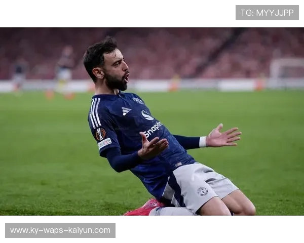 曼联快攻中场直塞前锋单刀破门扭转战局